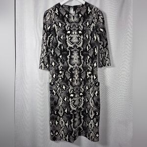 J McLaughlin Dress Black White Sheath Snake Skin Stretch Pullover Pockets Size S